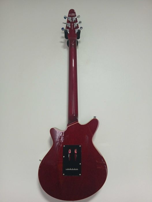 Vand chitara Harley Benton BM 75 deluxe  că noua(folosita ocazional 2 luni)