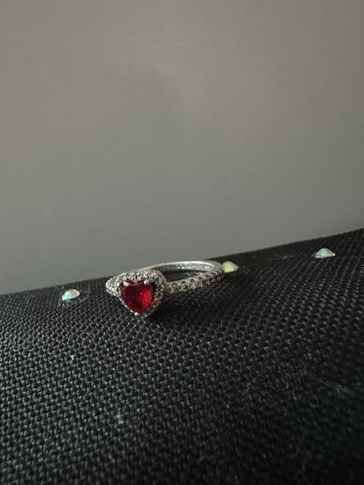 Серебрянное кольцо Pandora