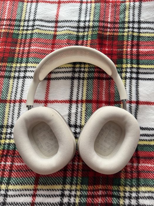 продам Airpods Max 2 поколения