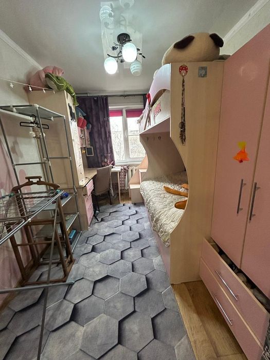 Продаётся 2-х на " 45-й аптеке"