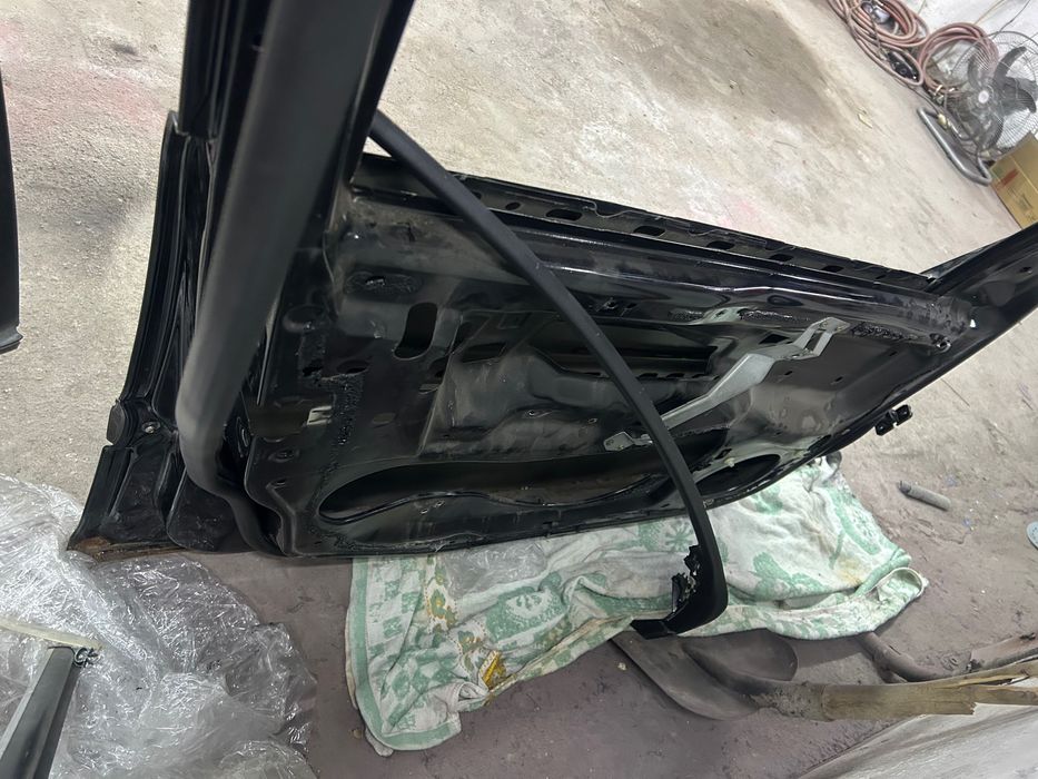 W203 дверь водительская