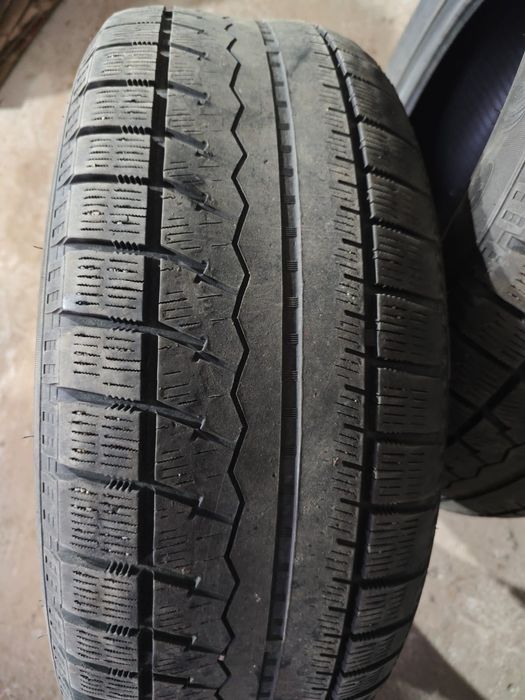 Продам б/у зимние шины sailun ice blazer(липучка). Комплект 4 шины.