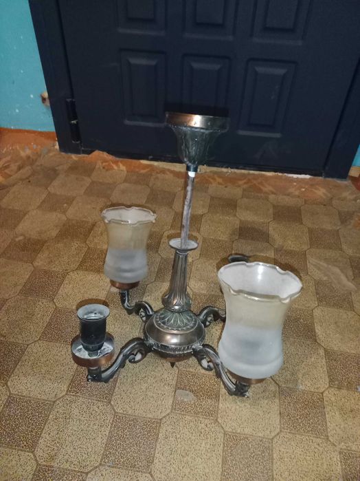 Продам люстры в хорошем состоянии