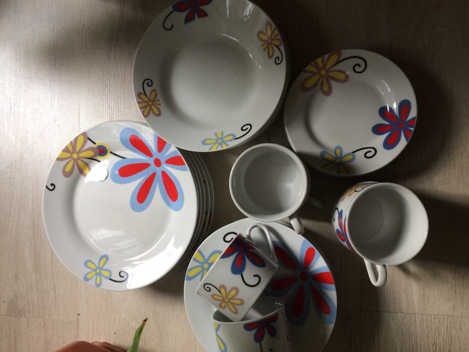 Сервиз за хранене 30 части.