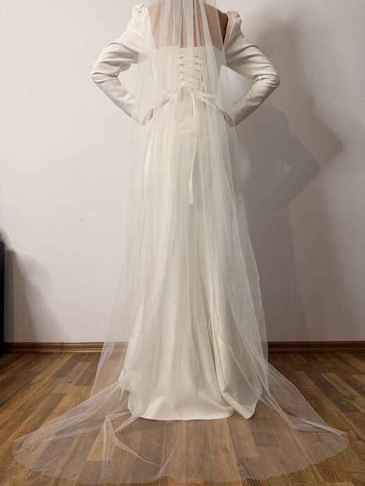 Vand  rochie de mireasa noua cu eticheta si  cu voal- Sibiu- Marime S-XS