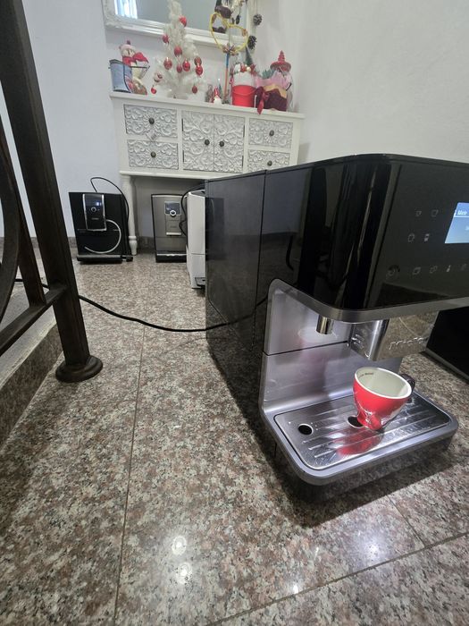 Кафемашина Miele Cm6300