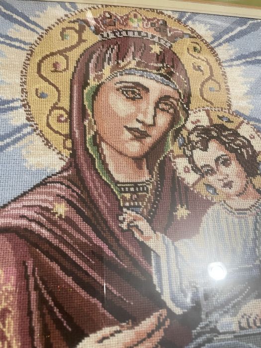 Goblen cusut manual – Maica Domnului cu Pruncul