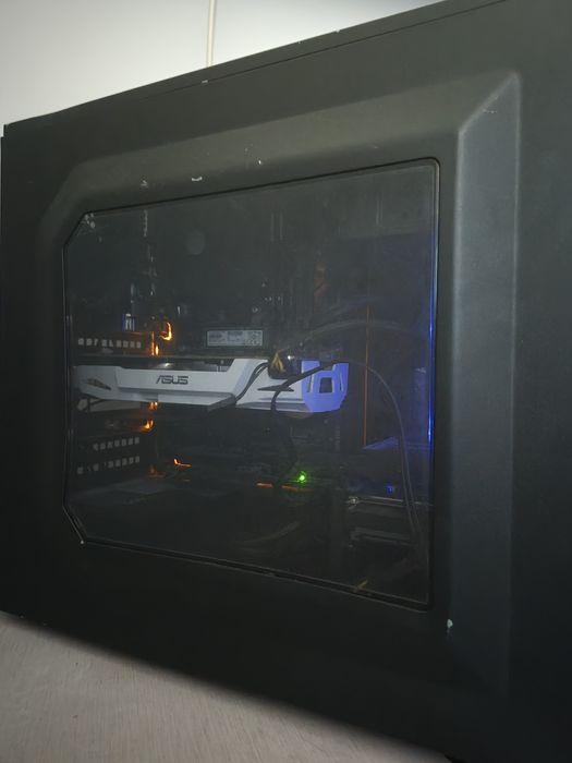 Vând unitate pc i7 -7700 cup.3,60 GHZ