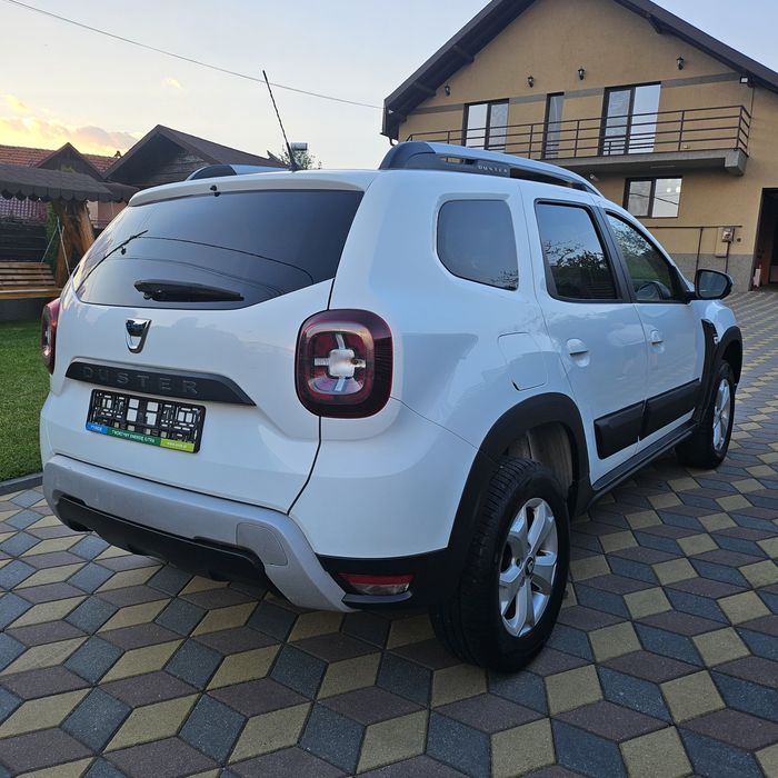 Vând Duster 4x4 benzină 150 de cai