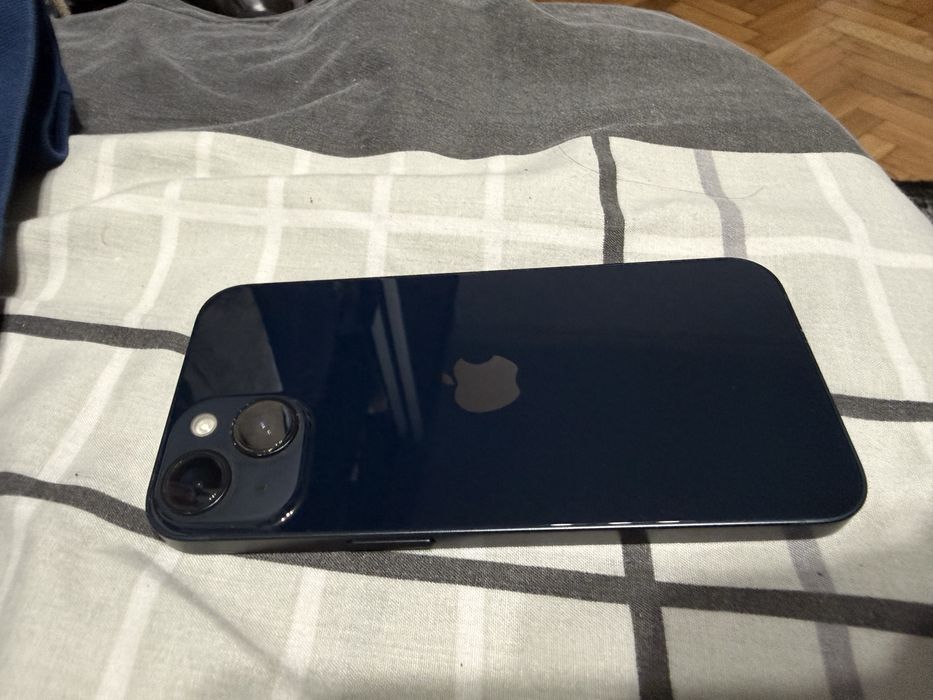 Vând iphone 14 impecabil