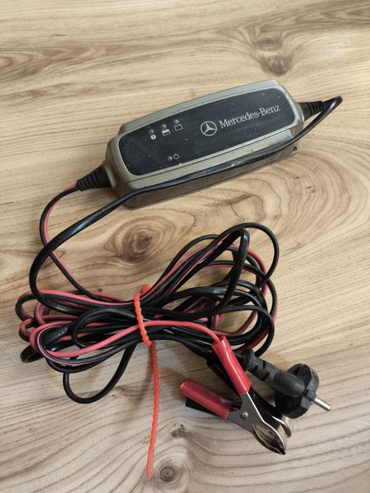 Интелигентно зарядно устройство CTEK XS 12V 3.6A Mercedec -Benz