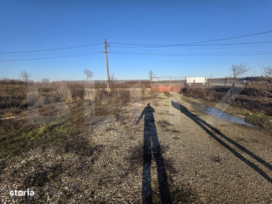 Teren 2.500 mp, front 23 ml, trifazic – Costesti din Deal