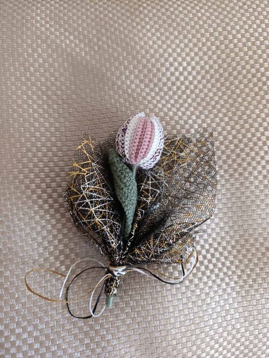 Ръчно изработено плетено цвете– Идеален подарък за 8 март