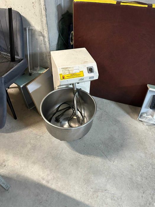 Индустриален миксер за тесто