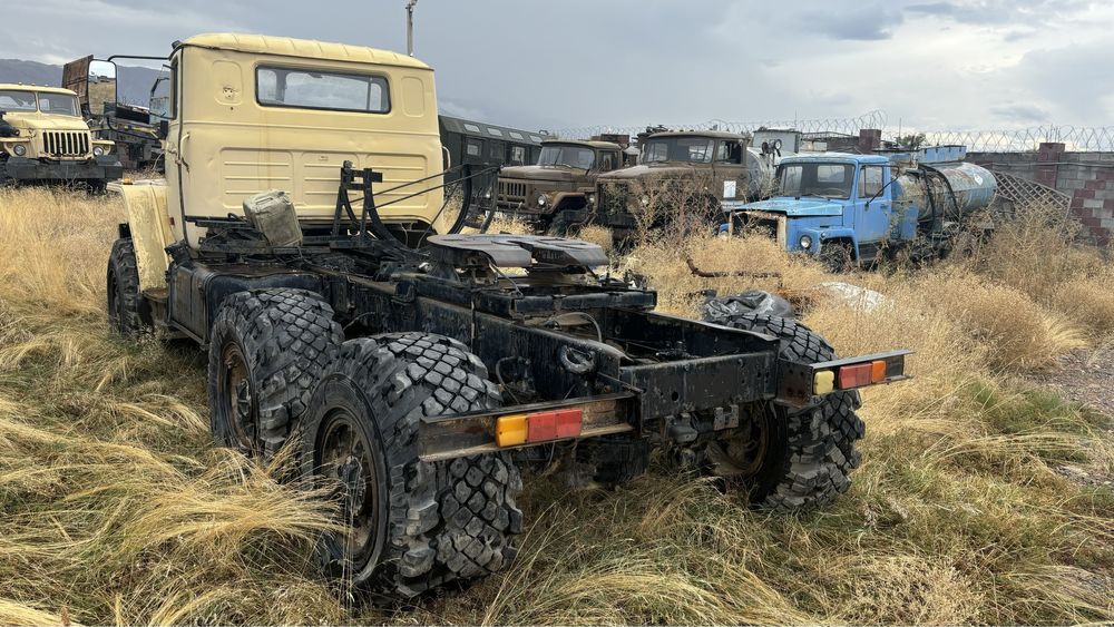 Продается автомашин урал тягач