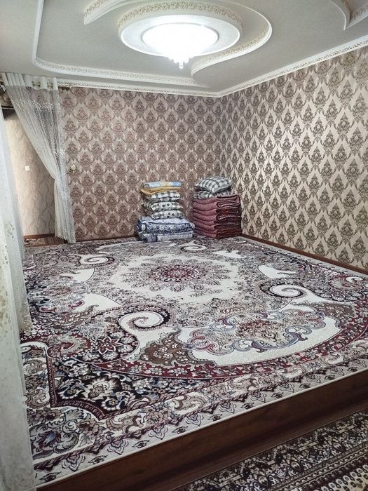 Oq tosh dacha togʻ bagʻrida joylashgan