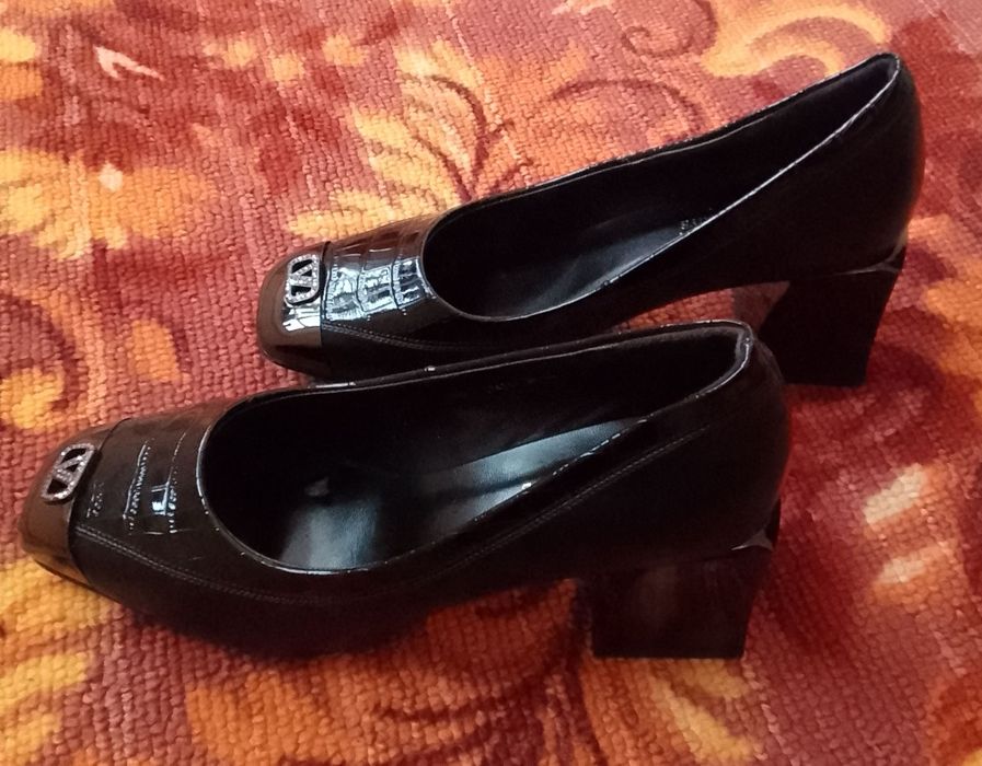 Ayollar Tuflisi sotiladi