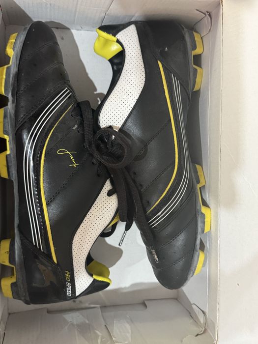 Бутонки за фурбол Jump Нови**размер 42