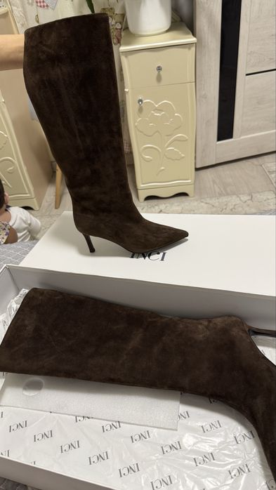 Продается сапоги сара милан новый