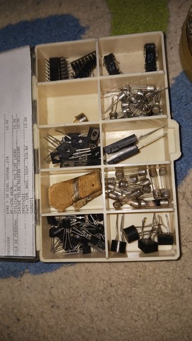 Tranzistoare diode sigurante rezistente  vechi