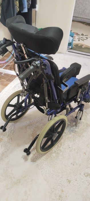 Продам инвалидную коляску