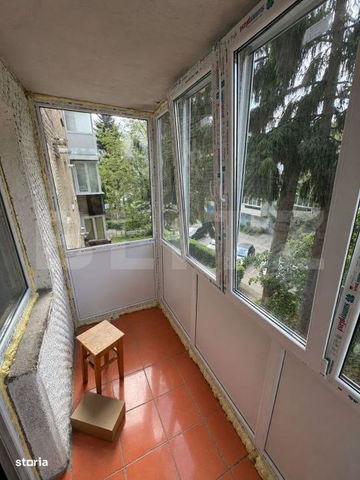 Apartament 3 camere semidecomandat, 50 mp, etaj 2, zona Dambul Pietros