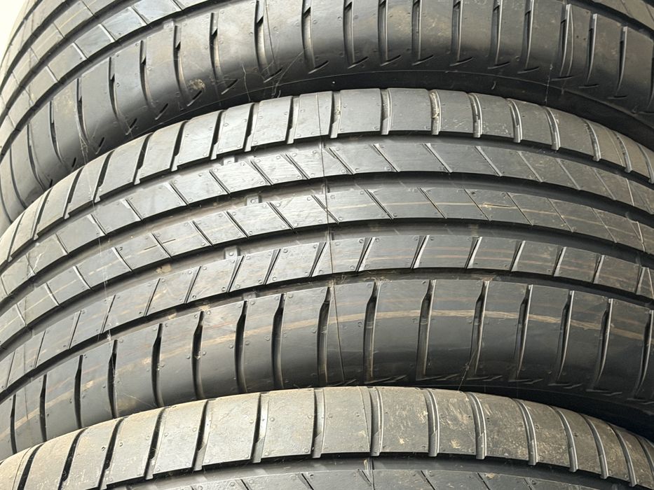 Anvelope vara 235 40 19