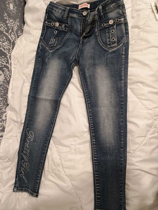 Красиви дънки за момиче