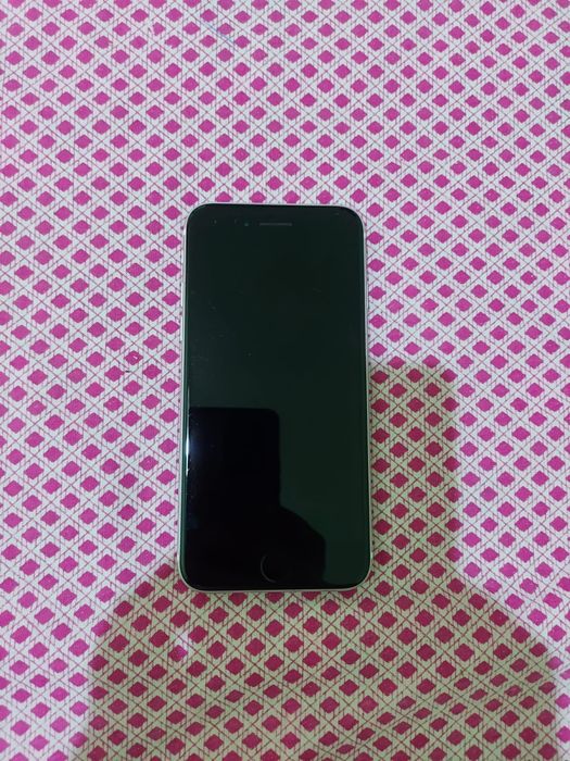 Обменяю iPhone SE 2020