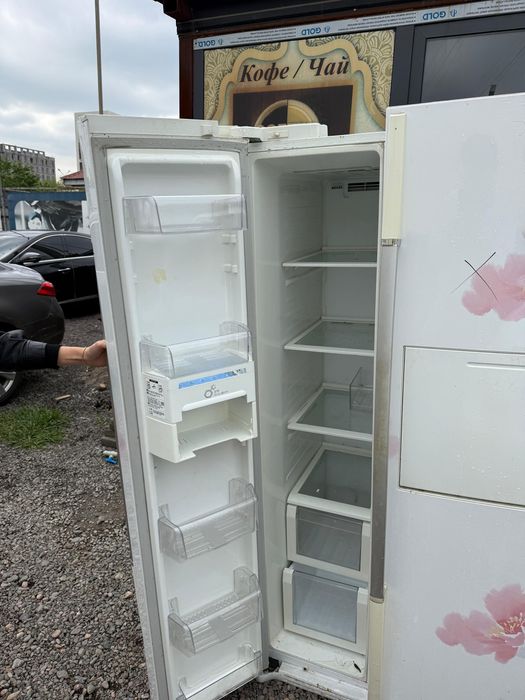 Холодильник LG многодверный