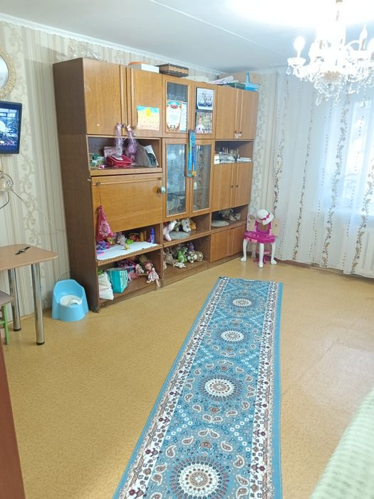 Продам 2 х комн, 5-8, 1 этаж.