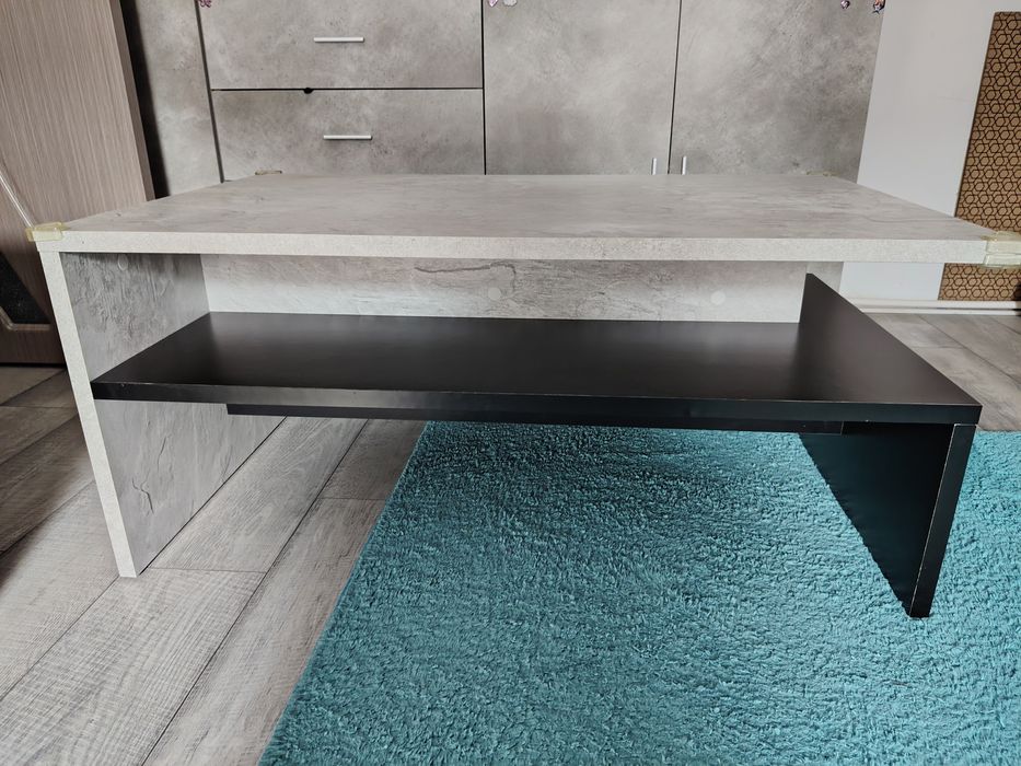 Masa bucătărie și măsuța cafea