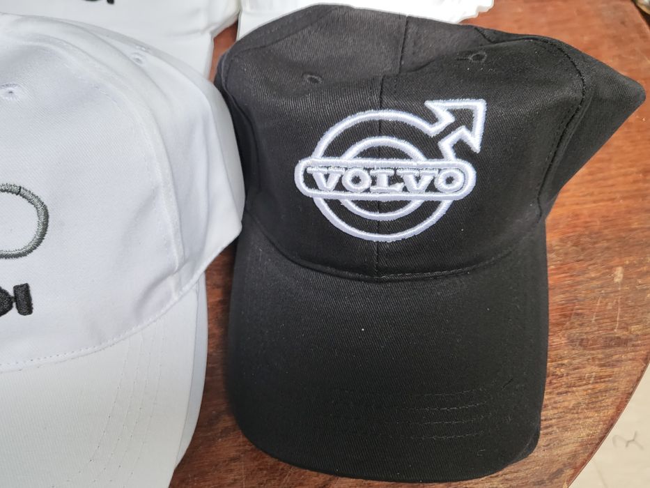 Шапка с козирка регулираща се Волво volvo audi ауди