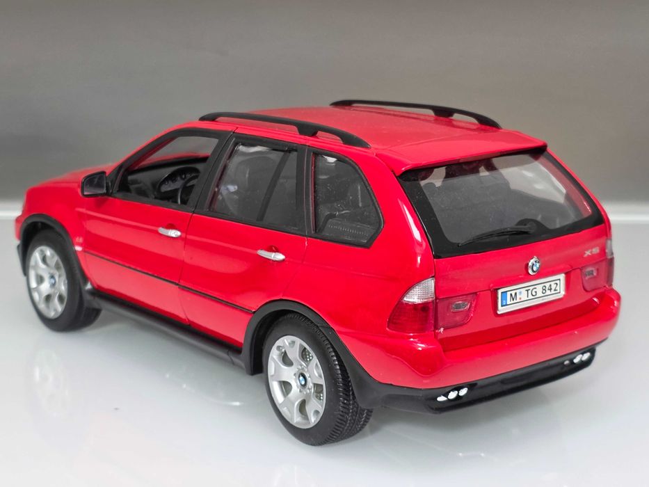 Macheta Auto 1/18 Welly BMW X5 4.4i