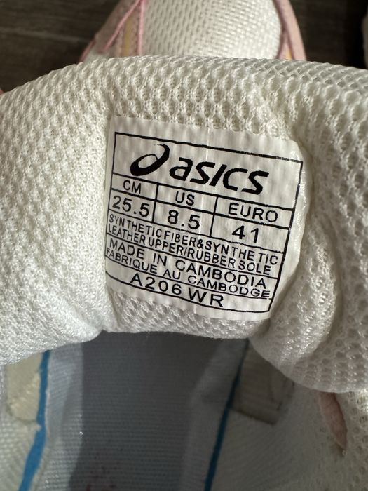 Кроссовки Asics розовые