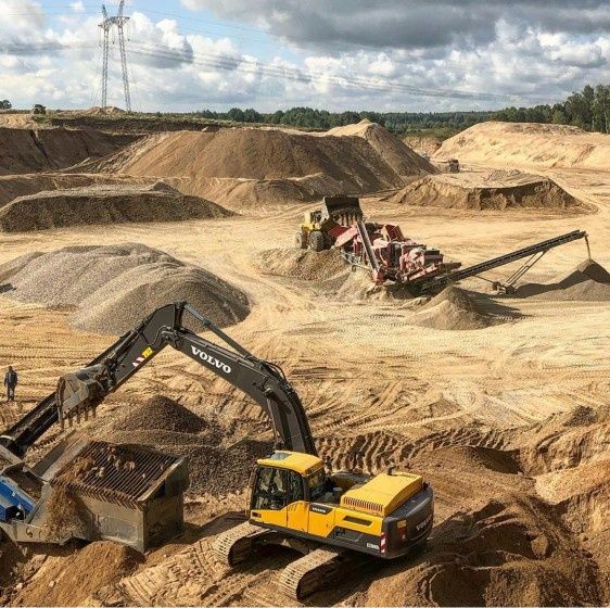 Transport nisip si agregate de balastiera