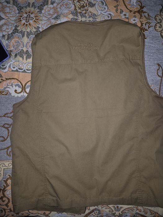 Продам жилет Jeep новый