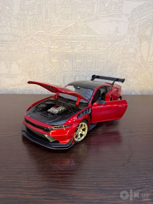 Масштаб 1:18 Ford Mustang GTD
Открываются все двери