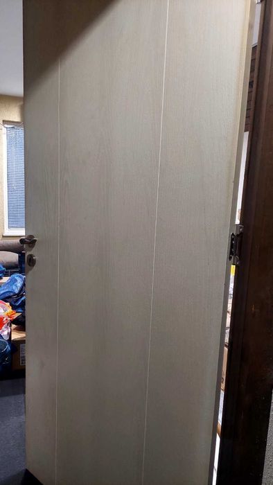 Врати - хол, баня, тераса, стъклена за магазин. Дограма