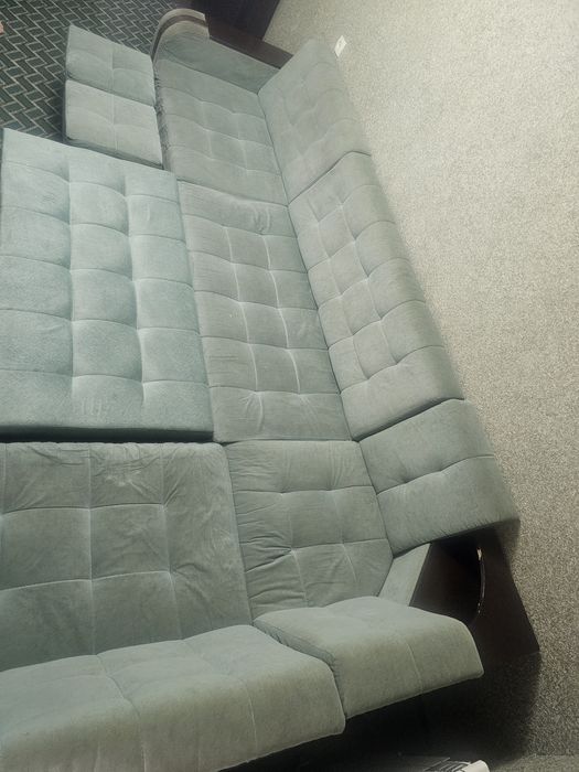 Xolati yaxshi qoshimcha stol ham mavjud