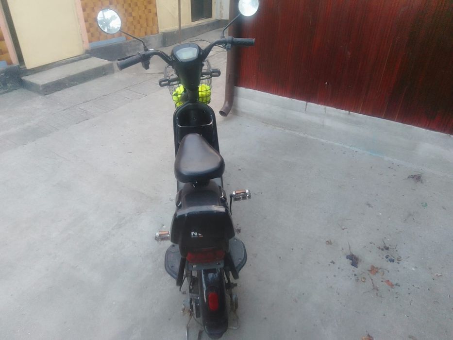 Vând scuter electric