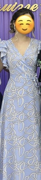 Голубое платье на запах