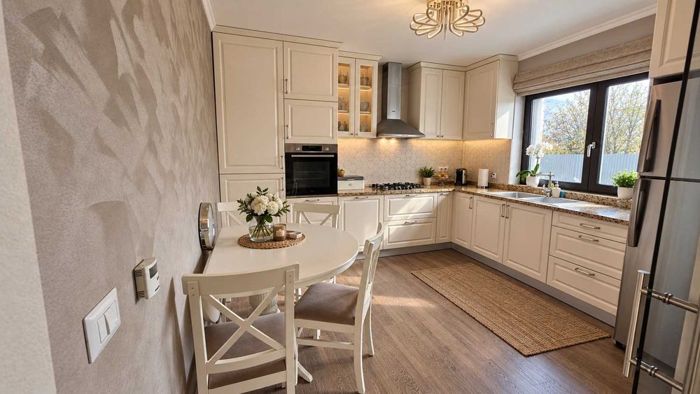PROPRIETAR - vanzare/inchiriere casa Str Panselelor Letea Veche