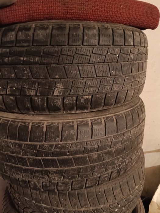 Продам резину 215/55 R 17