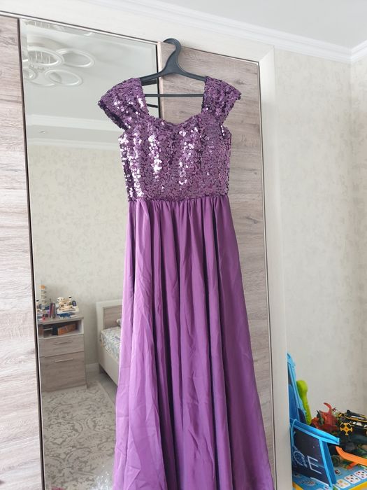 Вечернее нарядное платье