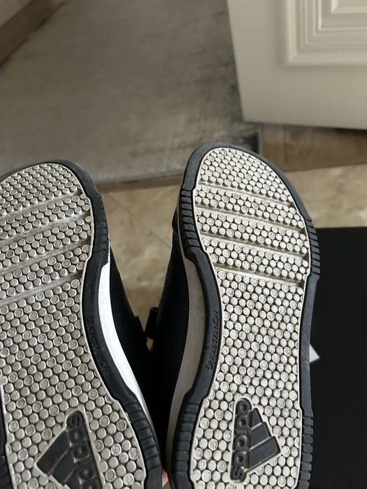 Адидас оригинал в отличном состоянии