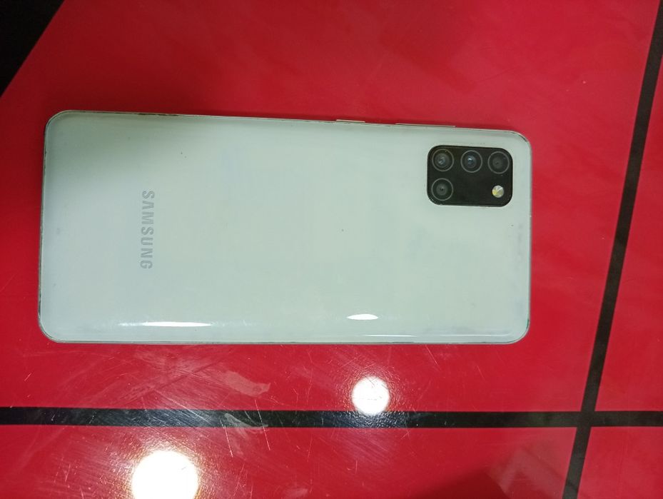 Продаю телефон Самсунг