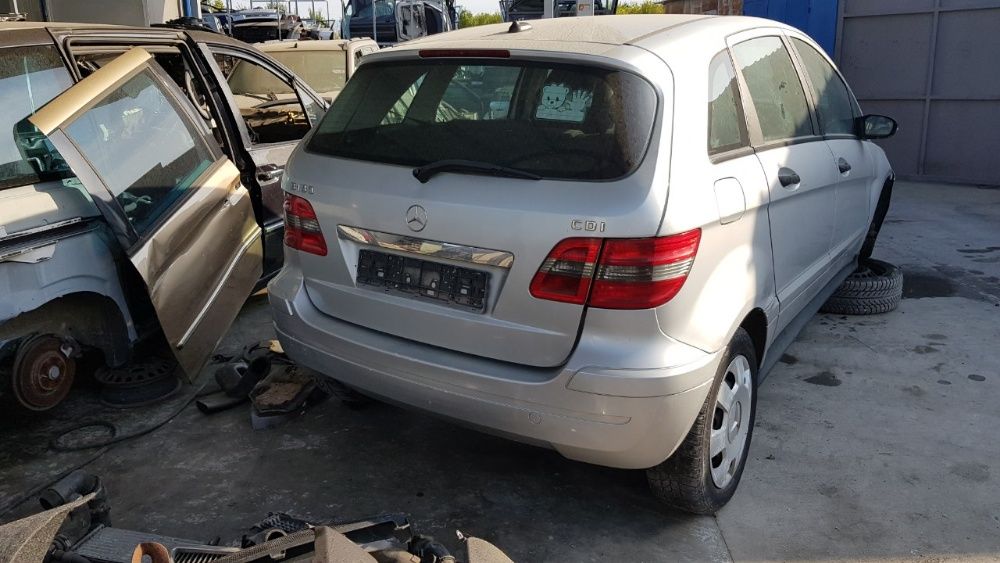 Mercedes-Benz B180 на части