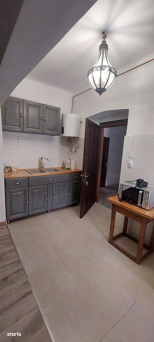 Duplex ultracentral, langa Biserica Neagra