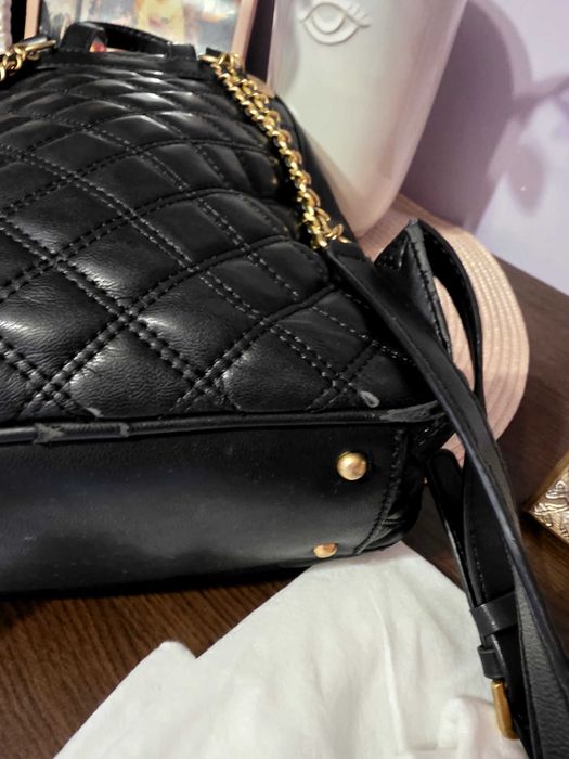 Дамска раница Guess